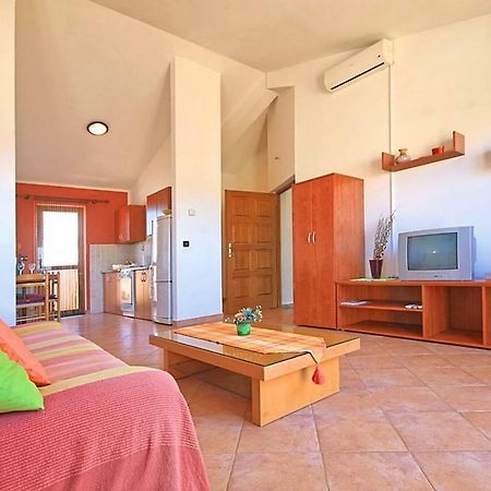 ホテル Accomodation Suran 2 ロヴィニ エクステリア 写真