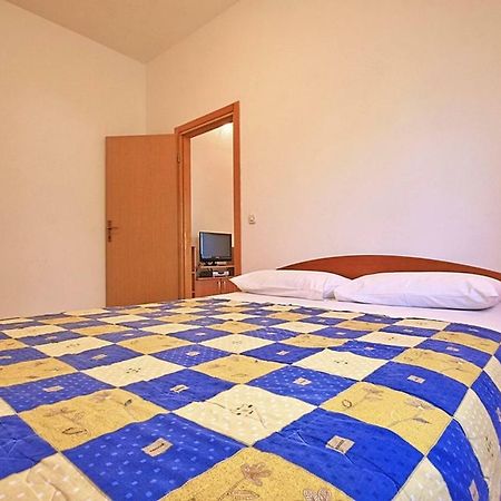 ホテル Accomodation Suran 2 ロヴィニ エクステリア 写真