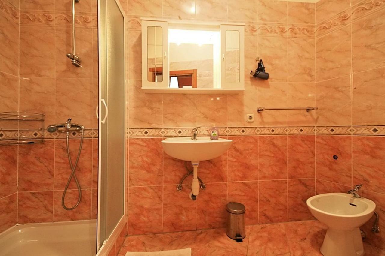 ホテル Accomodation Suran 2 ロヴィニ エクステリア 写真