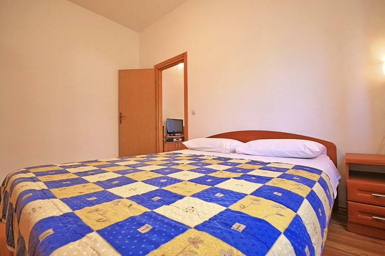ホテル Accomodation Suran 2 ロヴィニ エクステリア 写真