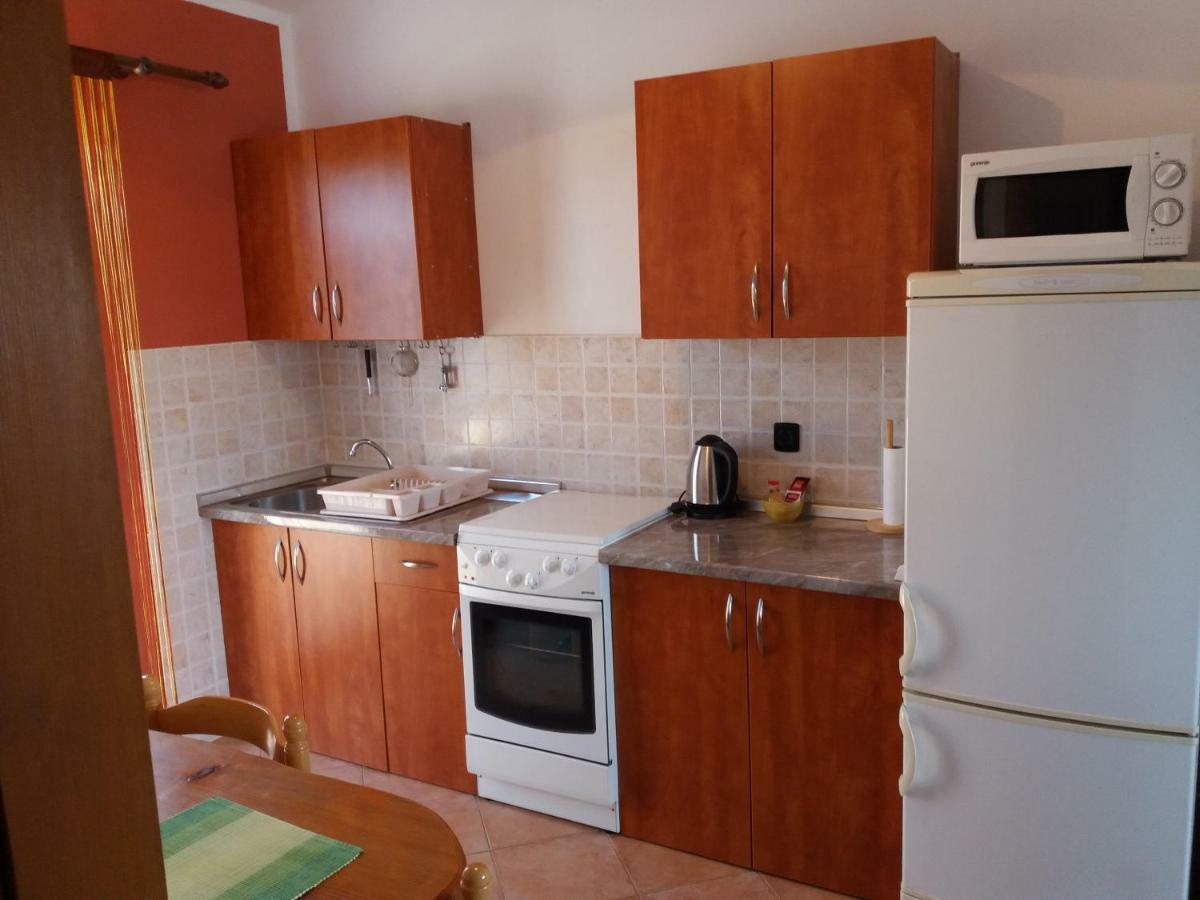 ホテル Accomodation Suran 2 ロヴィニ エクステリア 写真
