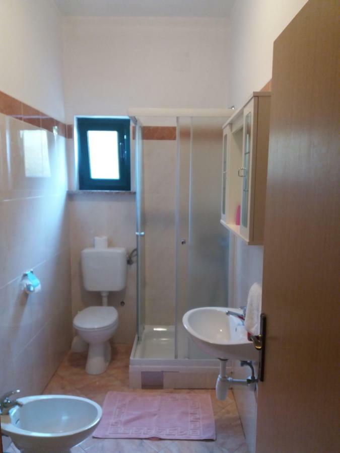 ホテル Accomodation Suran 2 ロヴィニ エクステリア 写真